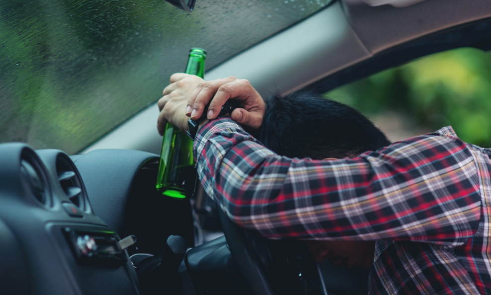 Reakcja obywatela umożliwia aresztowanie nietrzeźwego kierowcy: 45-latek stanie przed sądem z prawie 3,5 promilami alkoholu w organizmie